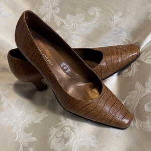 Brown Crocodile Pattern Women Heels